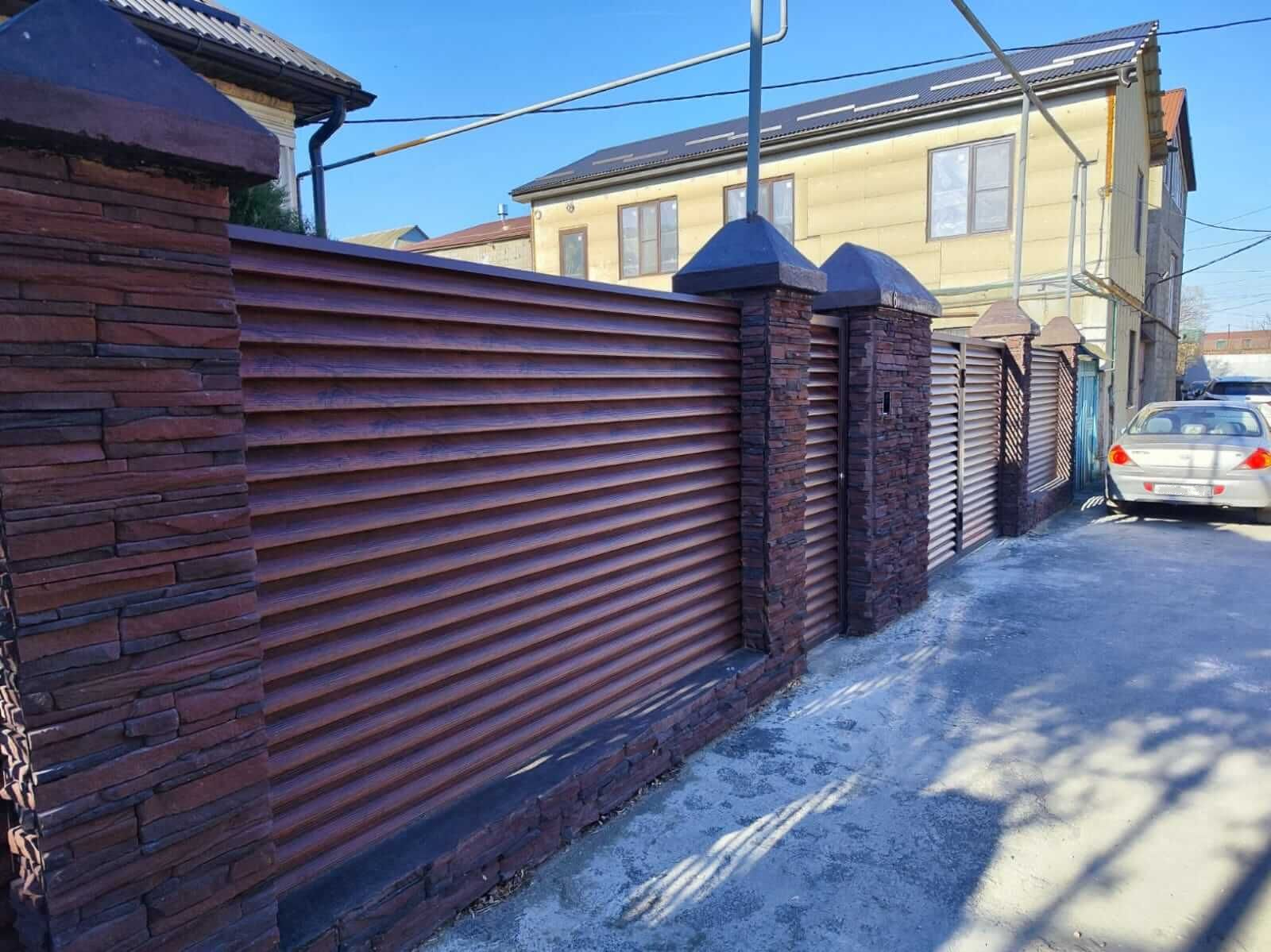 Забор с ламелями Еврожалюзи 43м Красный Каштан Printech фото 1 в Кирове