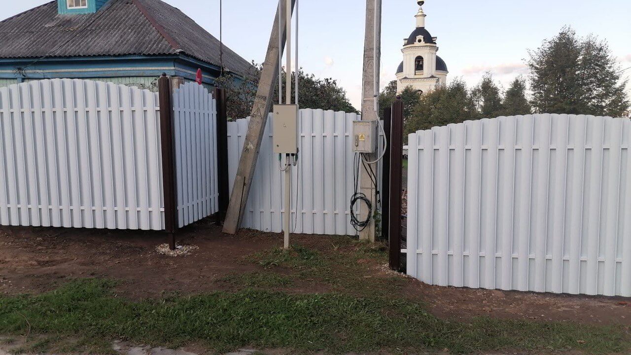 Забор из евроштакетника 24м RAL9003/9003 Белый двухсторонний фото 3 в Кирове