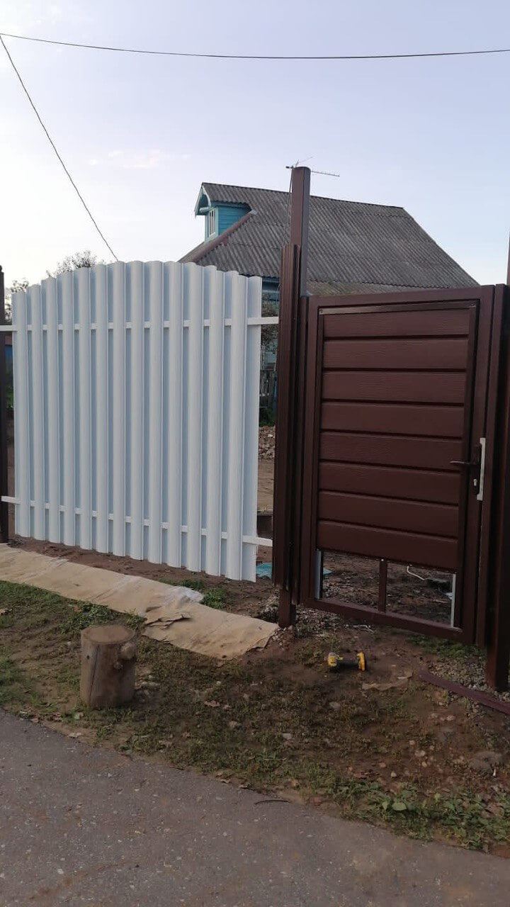 Забор из евроштакетника 24м RAL9003/9003 Белый двухсторонний фото 2 в Кирове