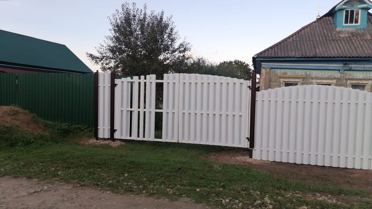 Забор из евроштакетника 24м RAL9003/9003 Белый двухсторонний фото 1 в Кирове