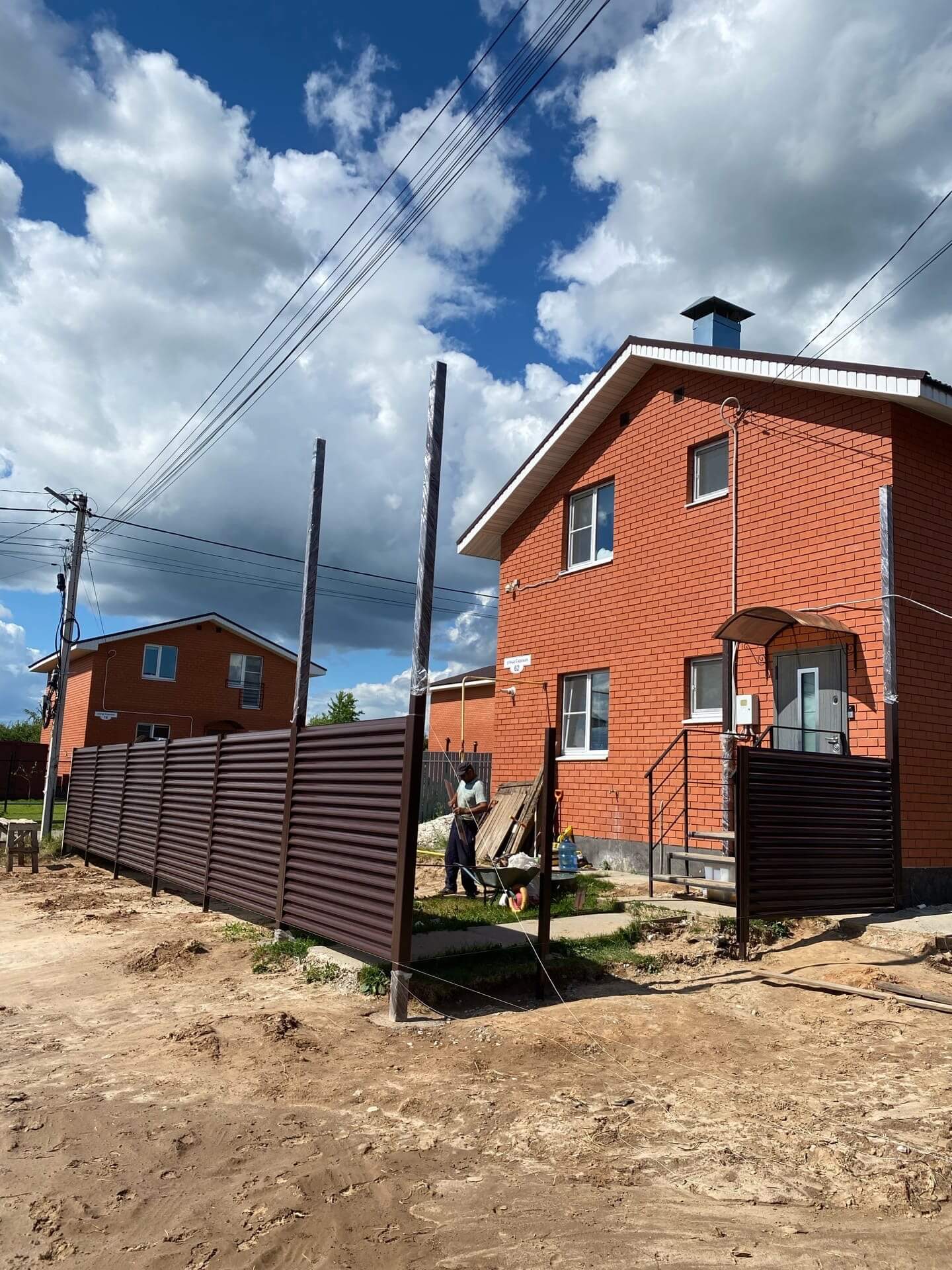 Забор-жалюзи из ламелей еврожалюзи 14м RAL8017 Шоколад фото 1 в Кирове