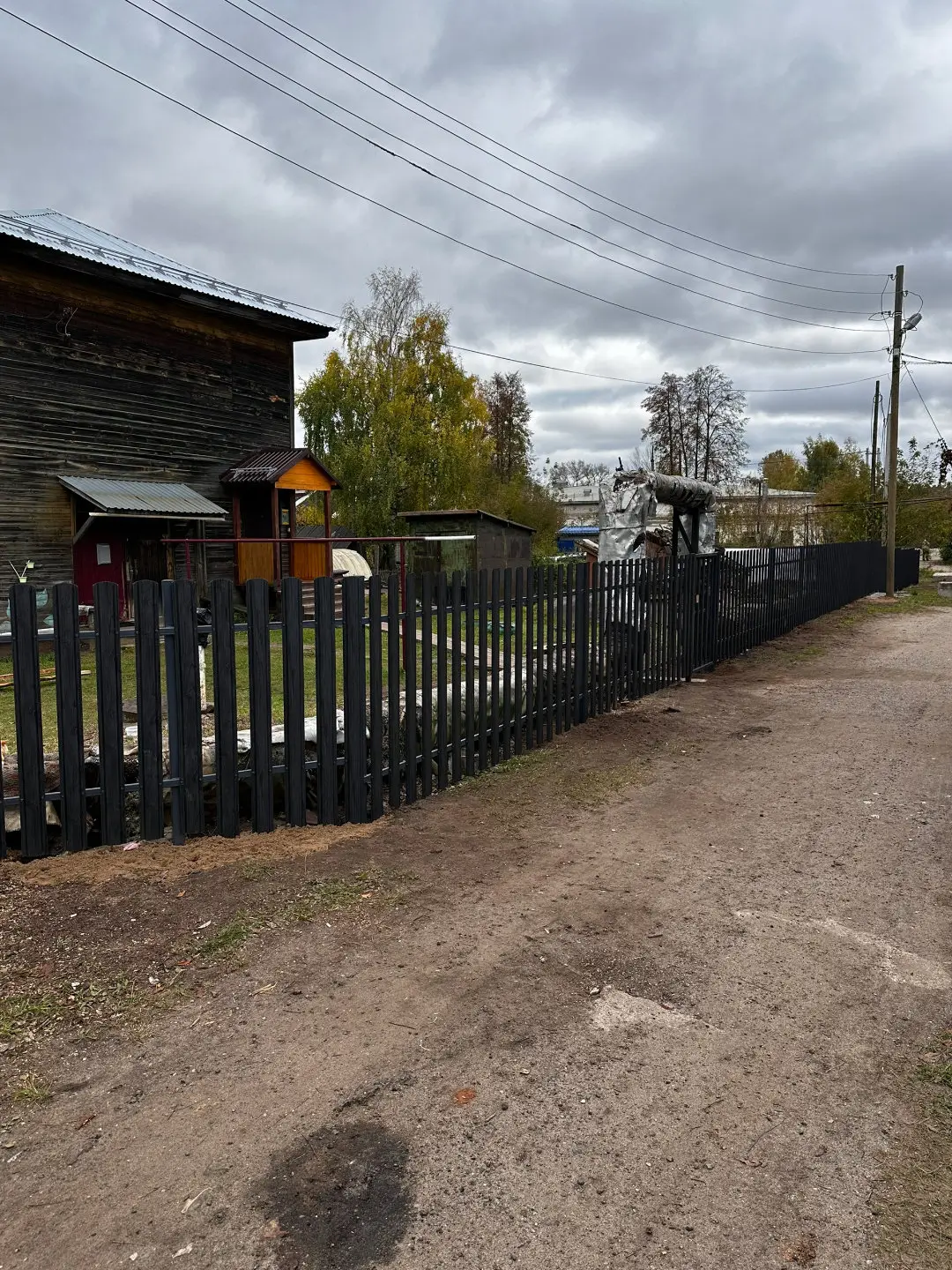 Забор из евроштакетника 63м Черное Дерево 3D Принтек фото 3 в Кирове