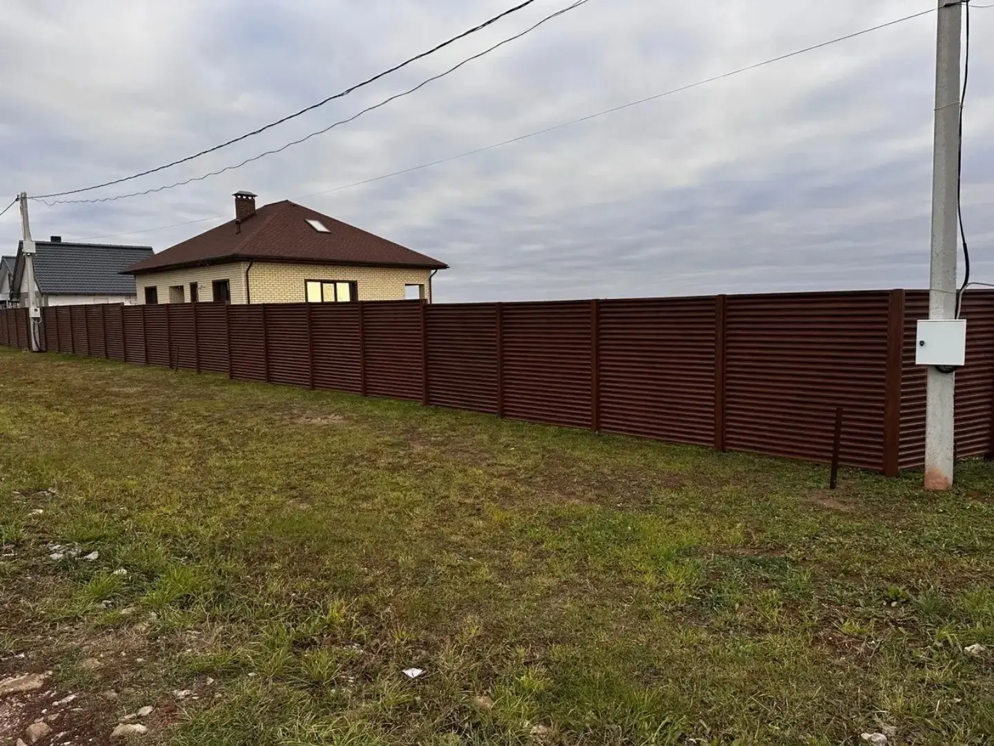 Забор-жалюзи из ламелей ЭКО-Z 58м Темный Дуб 3D Принтек фото 2 в Кирове